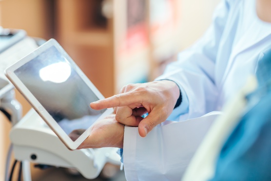 医療システムのホワイトペーパー制作:インタビューありのWP制作のポイント